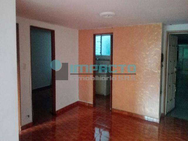 SE ARRIENDA APTO PARA VIVIR U OFICINA CENTRO COD 11164