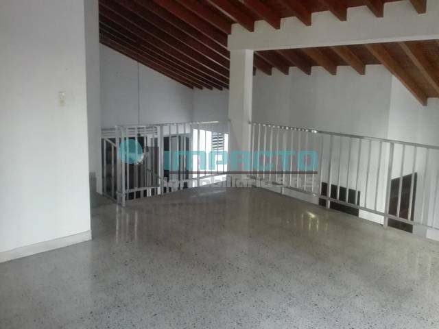 SE ARRIENCA CASA COMERCIAL EN SANTA GEMA PARA COD 11147 DD