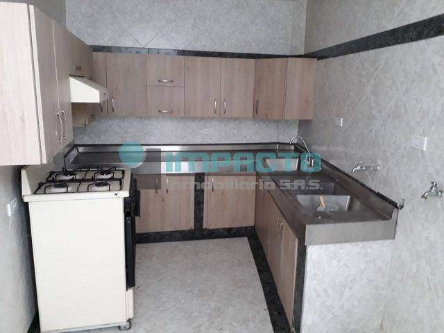 SE ARRIENDA CASA EN LA FLORESTA COD 11189 ZX