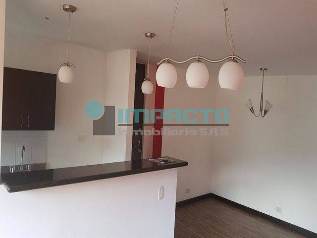 SE ARRIENDA APARTAMENTO EN LOMA DEL INDIO COD 11140 EE