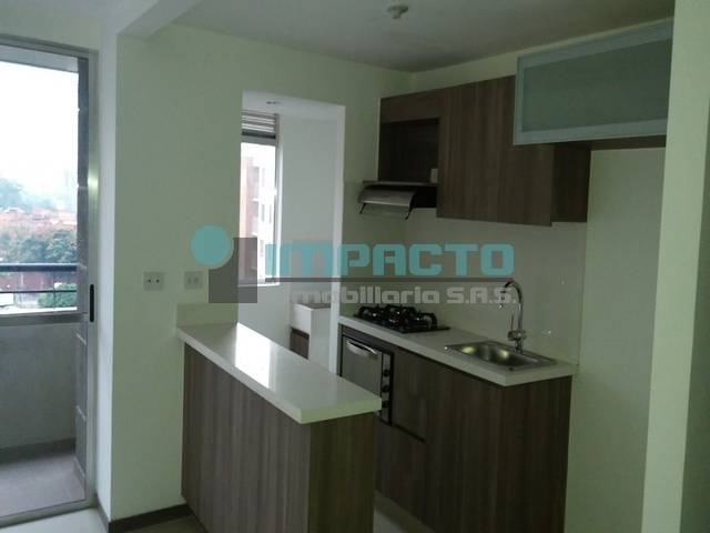 SE ARRIENDA CASA EN LA FLORESTA COD 11189 EE