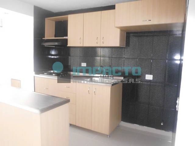 ARRIENDO APARTAMENTO EN LOS COLORES  COD. CO103 P