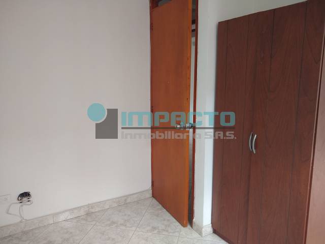Se arrienda apartamento en el sector de los colores cód. 1583