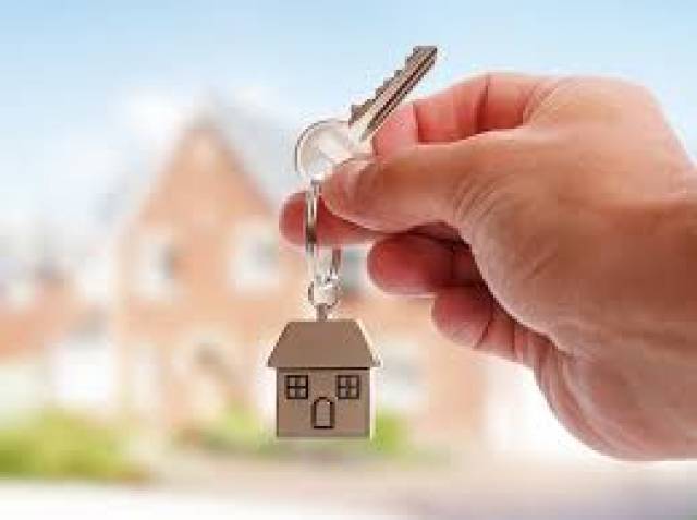 ALQUILO  A DAMAS QUE TRABAJEN DOS HABITACIONES EN CASA DEL BARRIO GUADUALES ,CERCA A LA 14 DE CALIMA