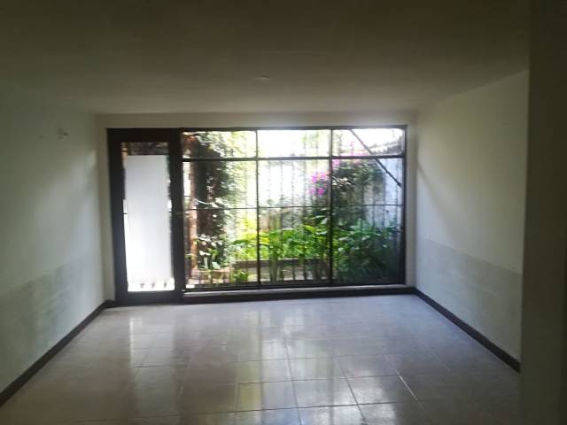 Arriendo Casa para Comercio Vivienda en la calle 127 Bogotá