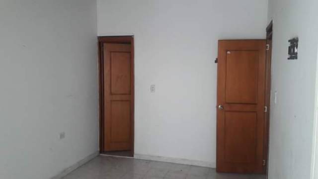 ARRIENDO CASA MONTEREDONDO