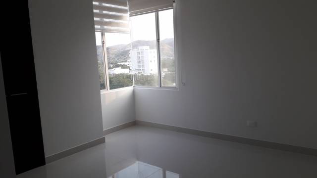 APARTAMENTO amplio en VENTA SANTA MARTA