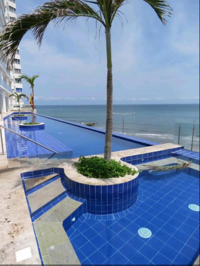 Arriendo en CARTAGENA, ZONA MARBELLA, SUPER Apartamento frente al mar