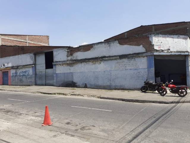 Vendo Bodega ubicada en sitio estratégico de Cali sector del Porvenir frente de la plaza de mercado