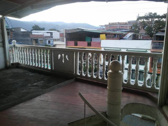 VENTA DE CASA EN CALI EN EL BARRIO EL TRONCAL