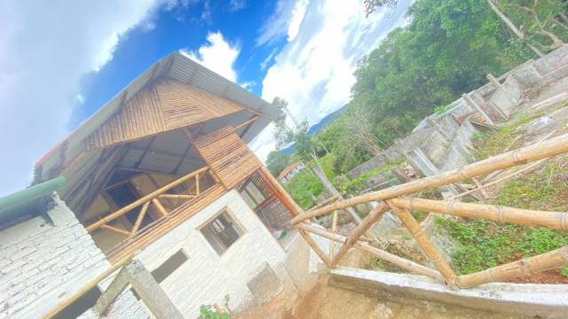 Alquiler de Cabaña km 32 1/2 via al Mar y venta de Lotes