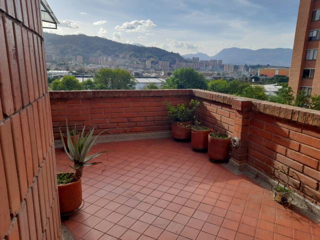 Apartamento Duplex en El Portal Envigado