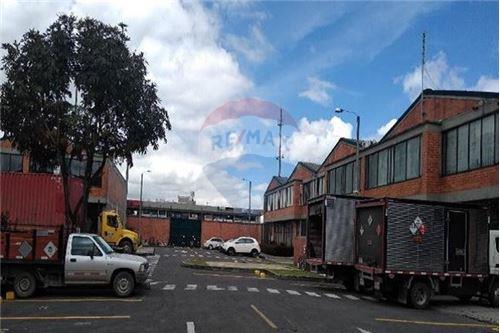 SE VENDE BODEGA COTA CUNDINAMARCA CORREDOR CL 8O