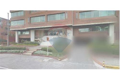 Arriendo Oficina ubicada en el norte de Bogotá,