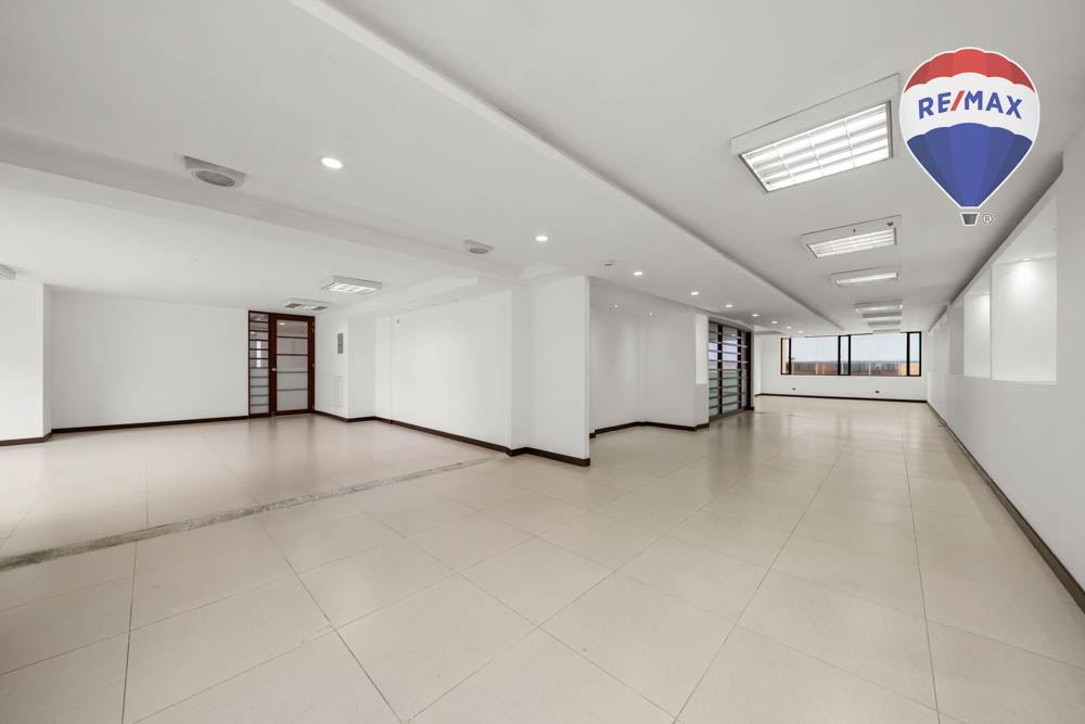 ARRIENDO PISO DE OFICINAS EN LA PORCIUNCULA CHAPIN