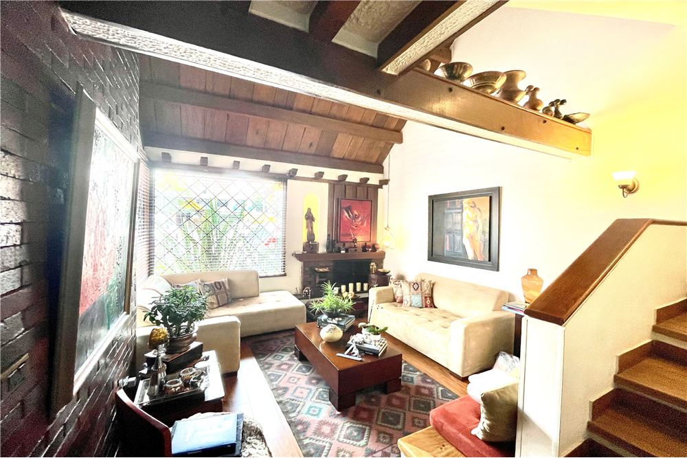 VENTA HERMOSA CASA EN BELMIRA, 179 M2