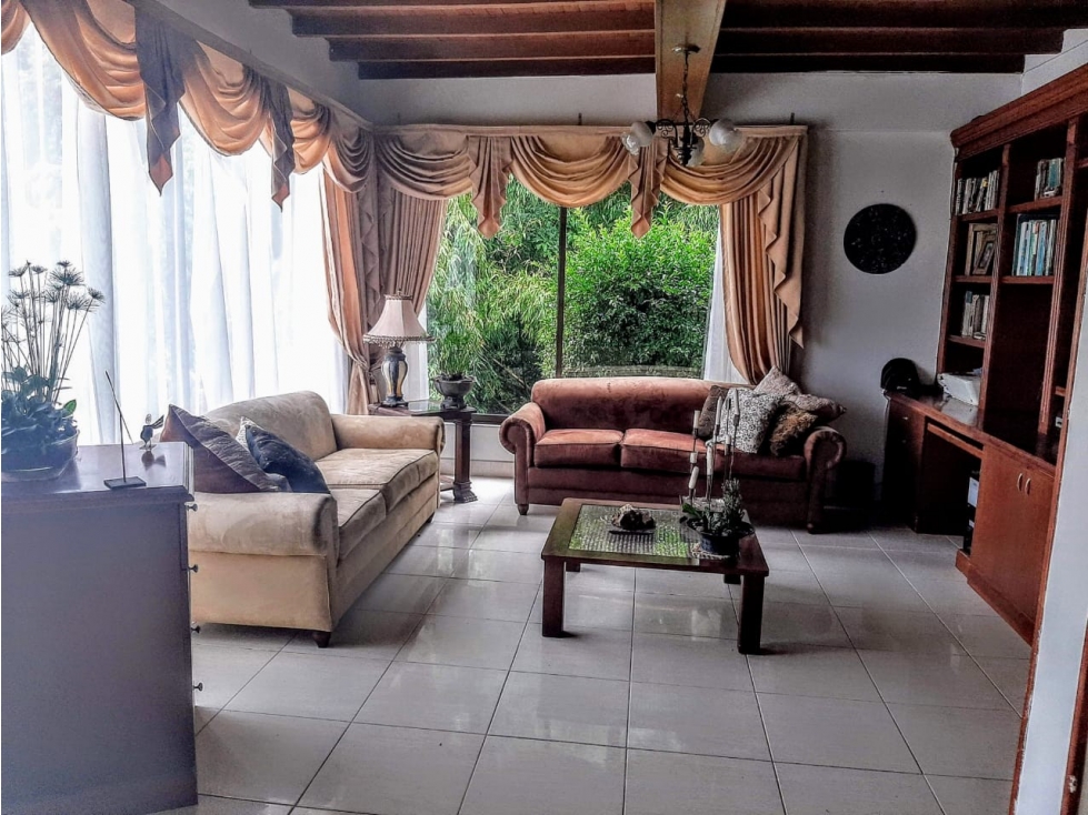 Casa en Venta Envigado Sector Loma el Atravezado
