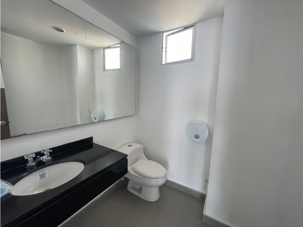 ARRIENDO OFICINA MANGA CARTAGENA