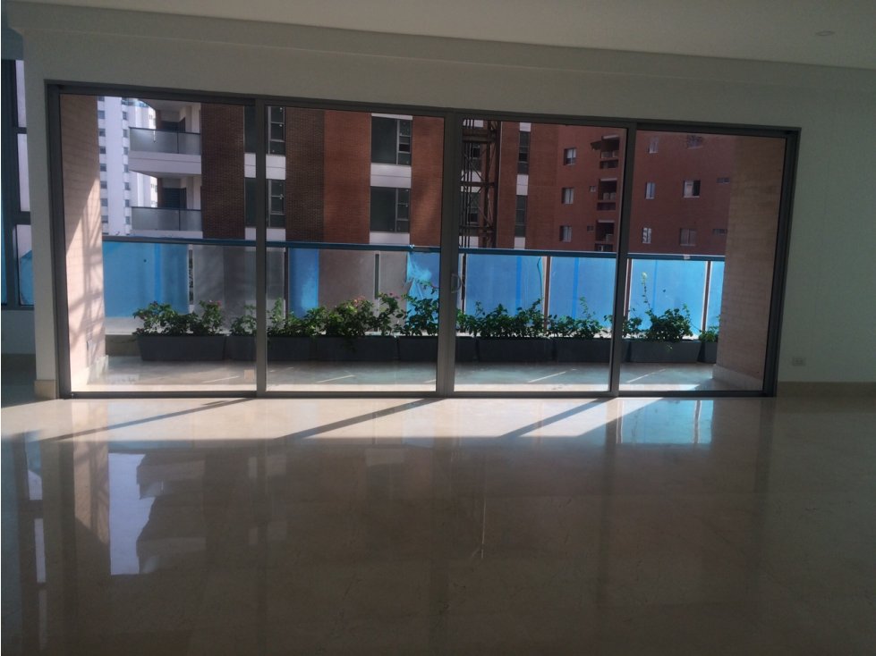 SE VENDE APARTAMENTO EN ZONA GOLF