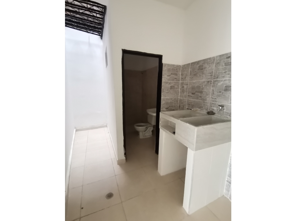 vendo casa en brisas de limonar  de 3 pisos