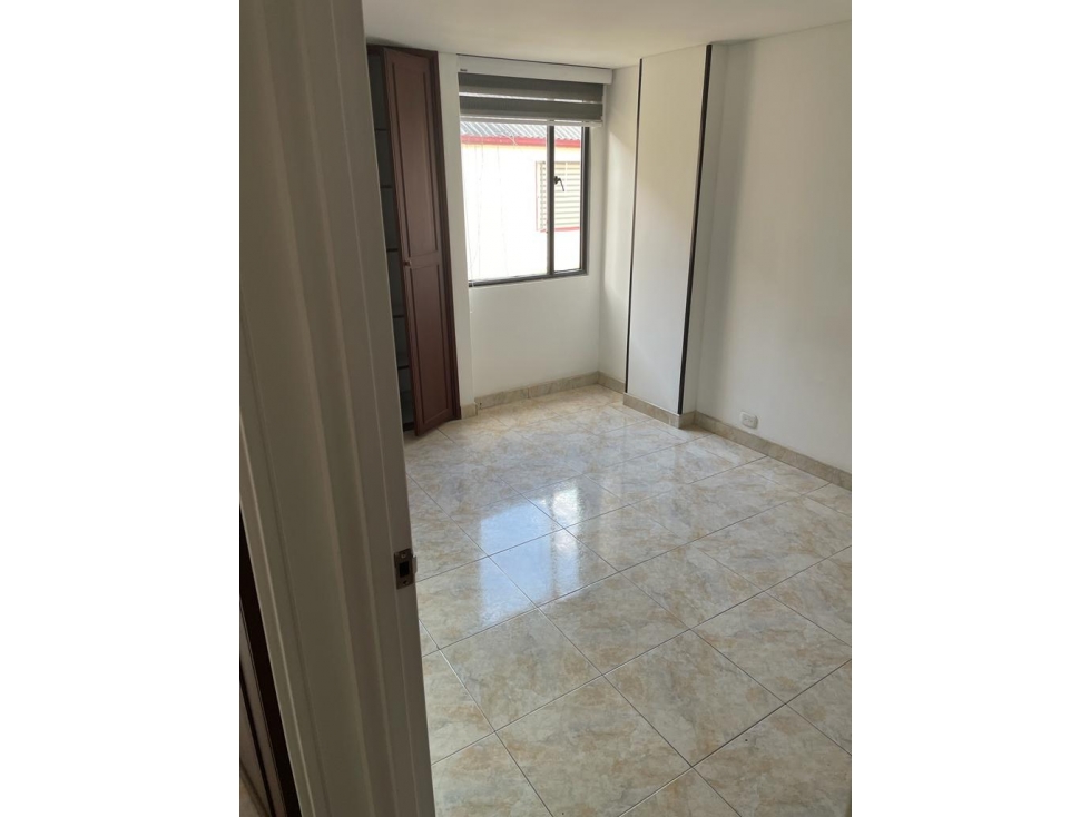 APARTAMENTO CON PARQUEADERO, QUINTA PAREDES, BOGOTA.