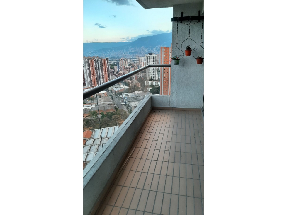 Venta de Apartamento Amplio y campestre en Sábaneta