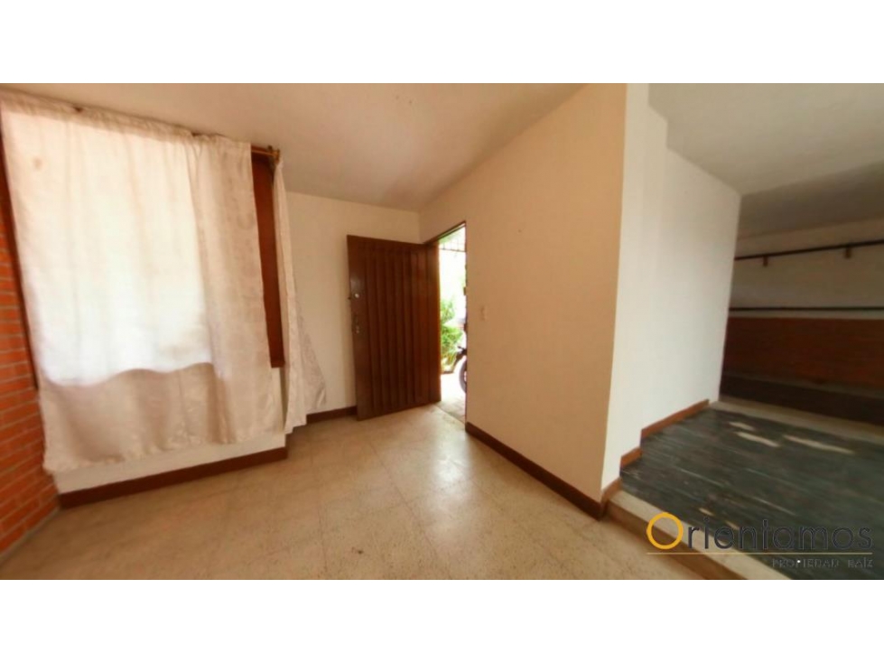 CASA LOTE PARA LA VENTA  LAURELES MEDELLIN