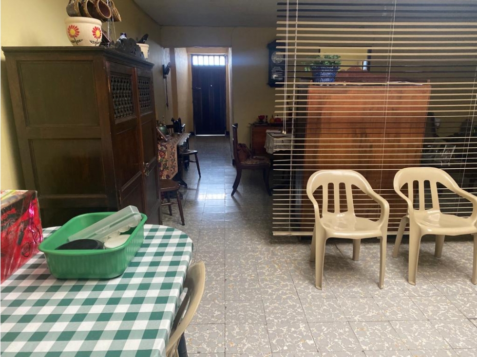 SE VENDE ESPECTACULAR CASA GRANDE BARRIO NUEVO