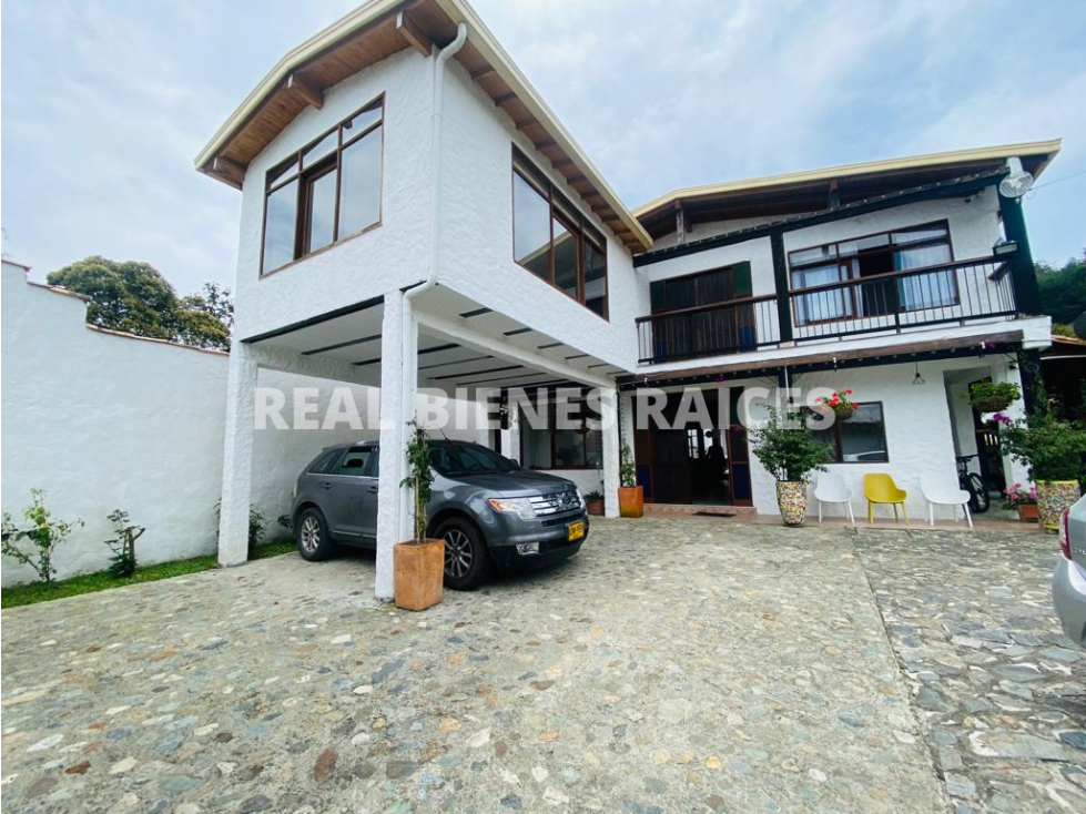 SE ARRIENDA ESPECTACULAR CASA FINCA