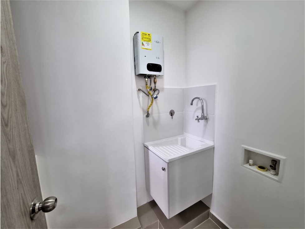 APARTAMENTO EN VENTA, MEDELLIN, LA CASTELLANA, SECTOR LA ALMERIA.