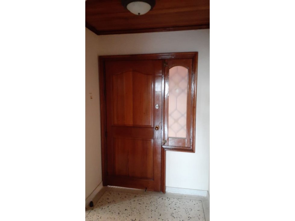 SE ARRIENDA APARTAMENTO EN RIOMAR