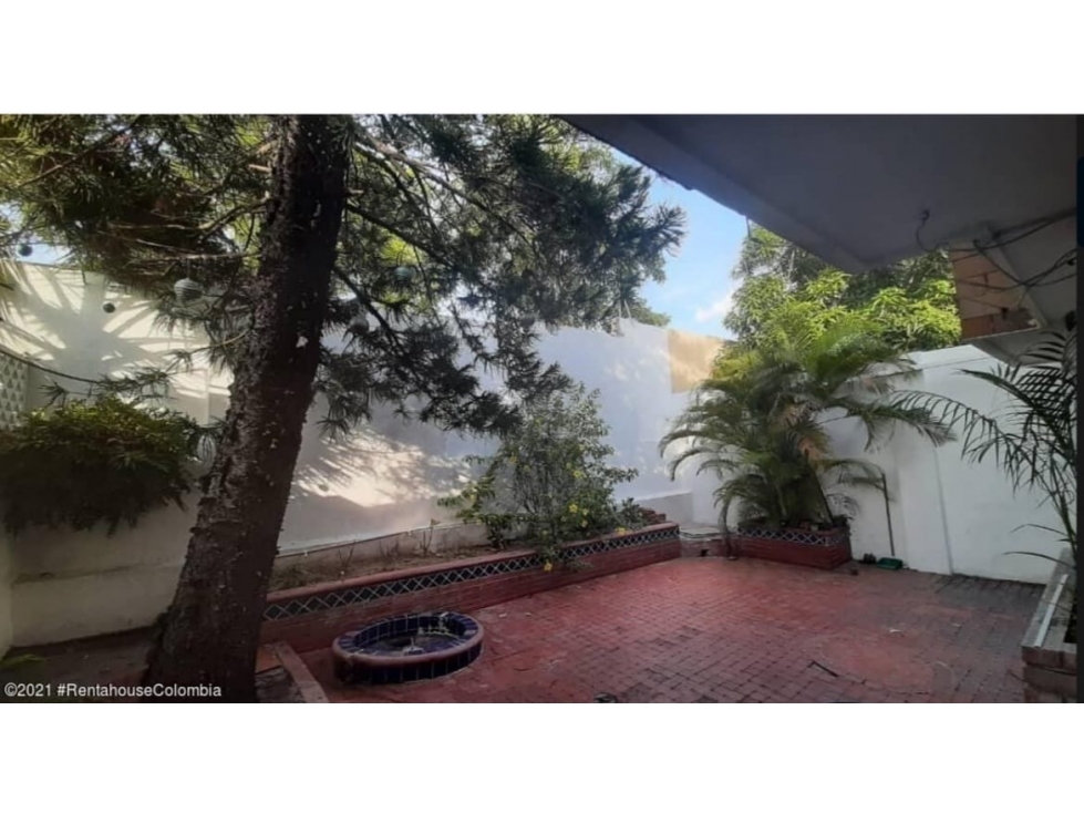 SE VENDE  CASA EN EL BARRIO VILLA SANTOS