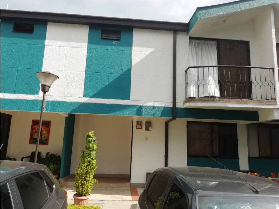 CASA EN VENTA SECTOR LA PRADERA, EN CONJUNTO CERRADO