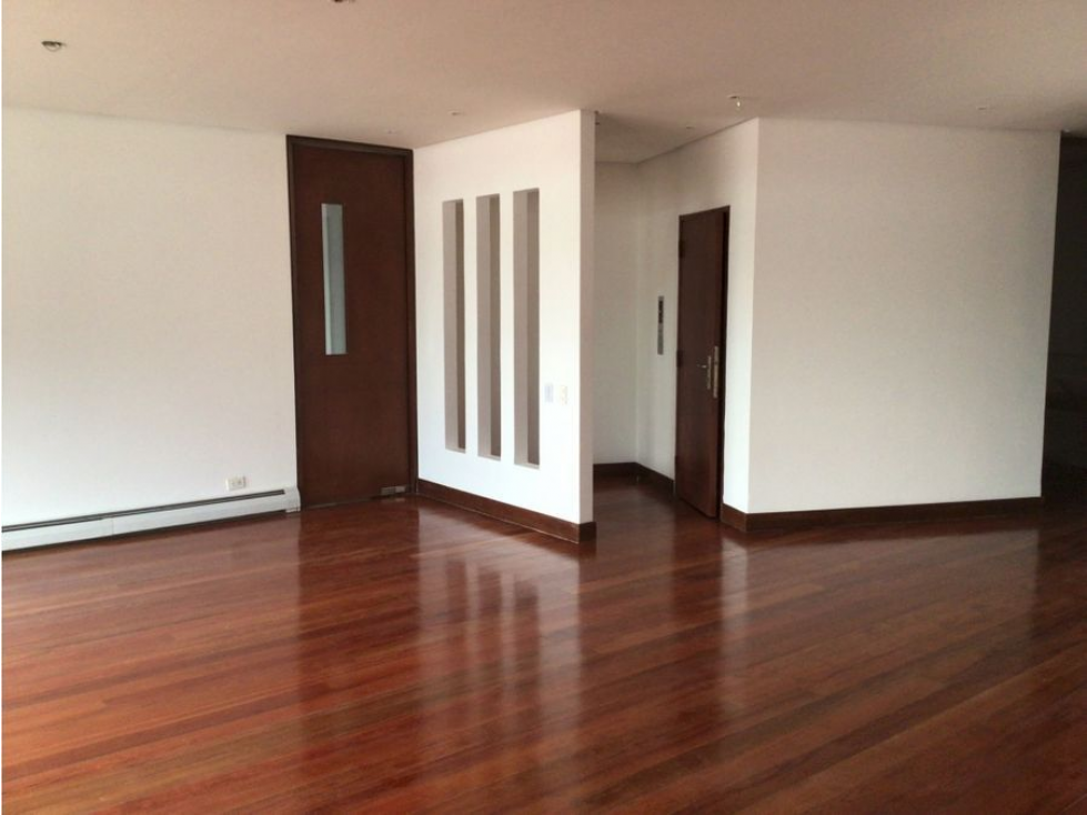 BOGOTA VENDO APARTAMENTO ROSALES 200 Mts.