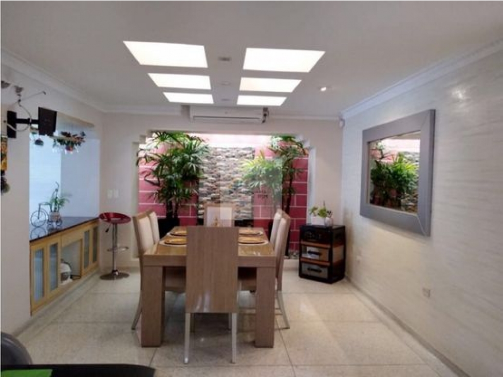 se vende casa remodelada en paraiso