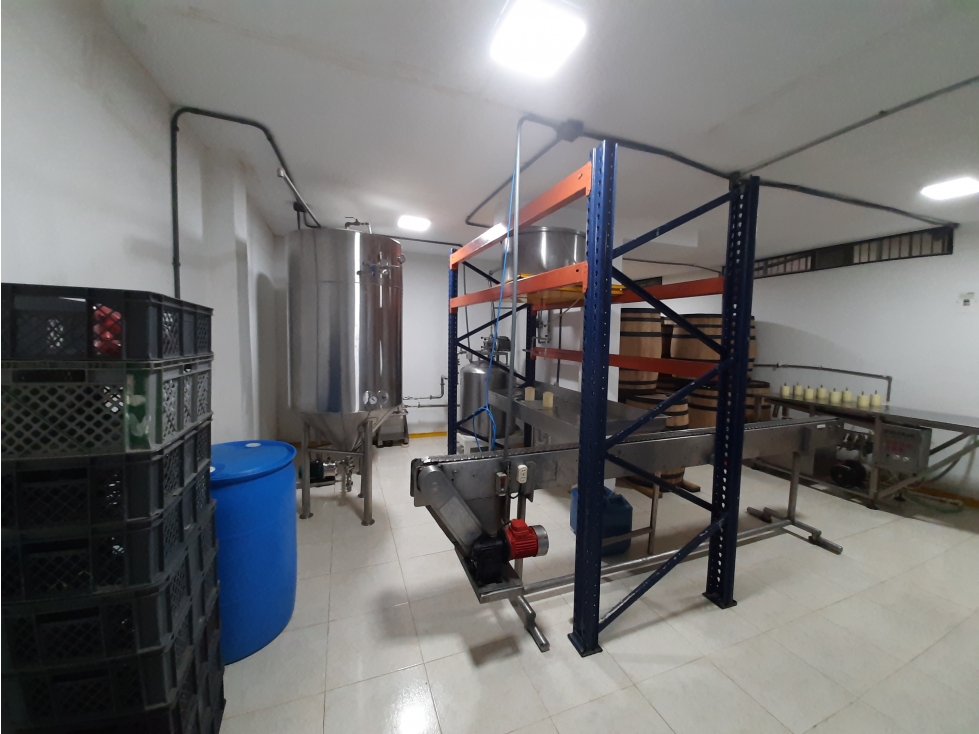 VENTA FABRICA DE BEBIDAS DE 900 MT2 ACOPI YUMBO VALLE