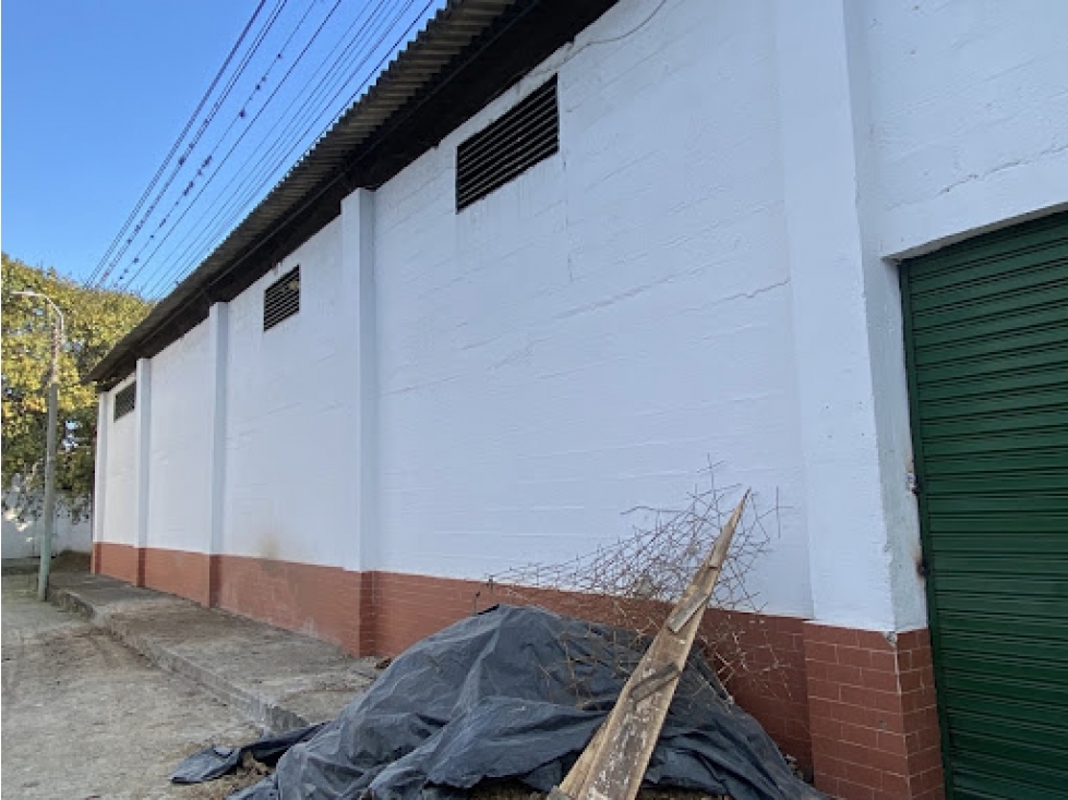 VENDE / ALQUILA BODEGA ARROYOHONDO YUMBO