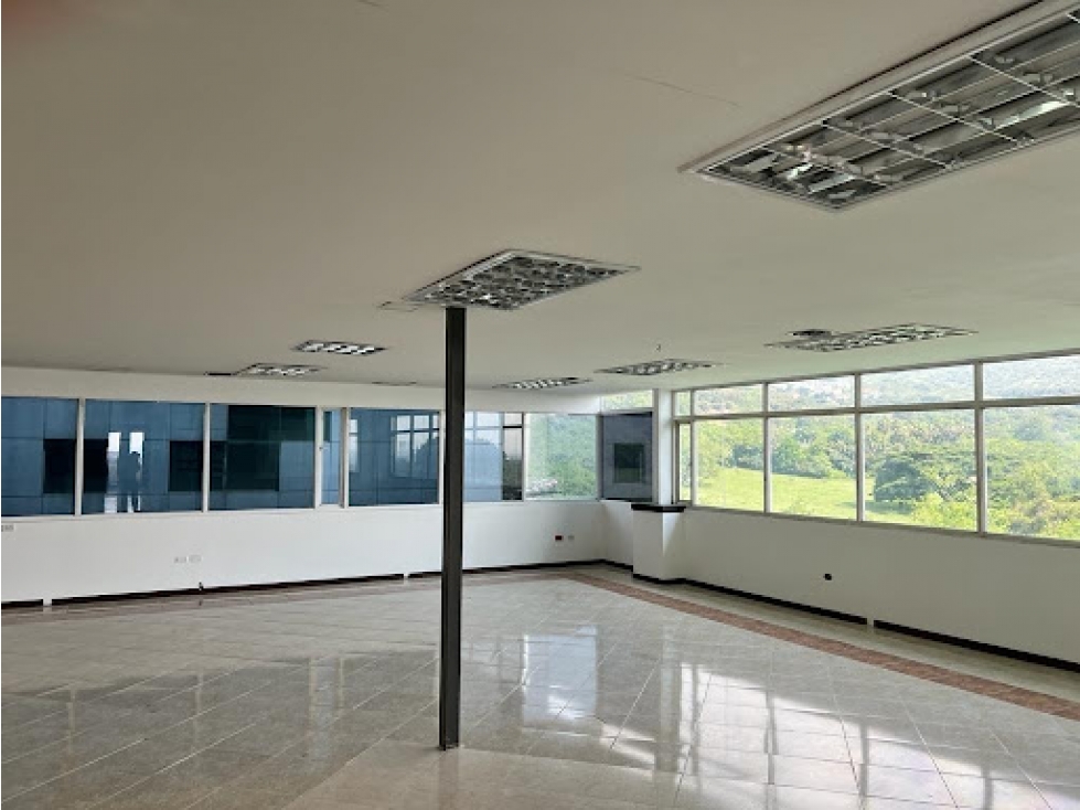 ALQUILA OFICINA EDIFICIO CORPORATIVO MENGA CALI