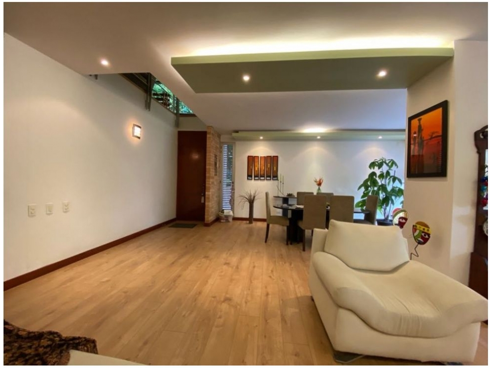 APARTAMENTO EN VENTA EN  EL TESORO -  EL POBLADO