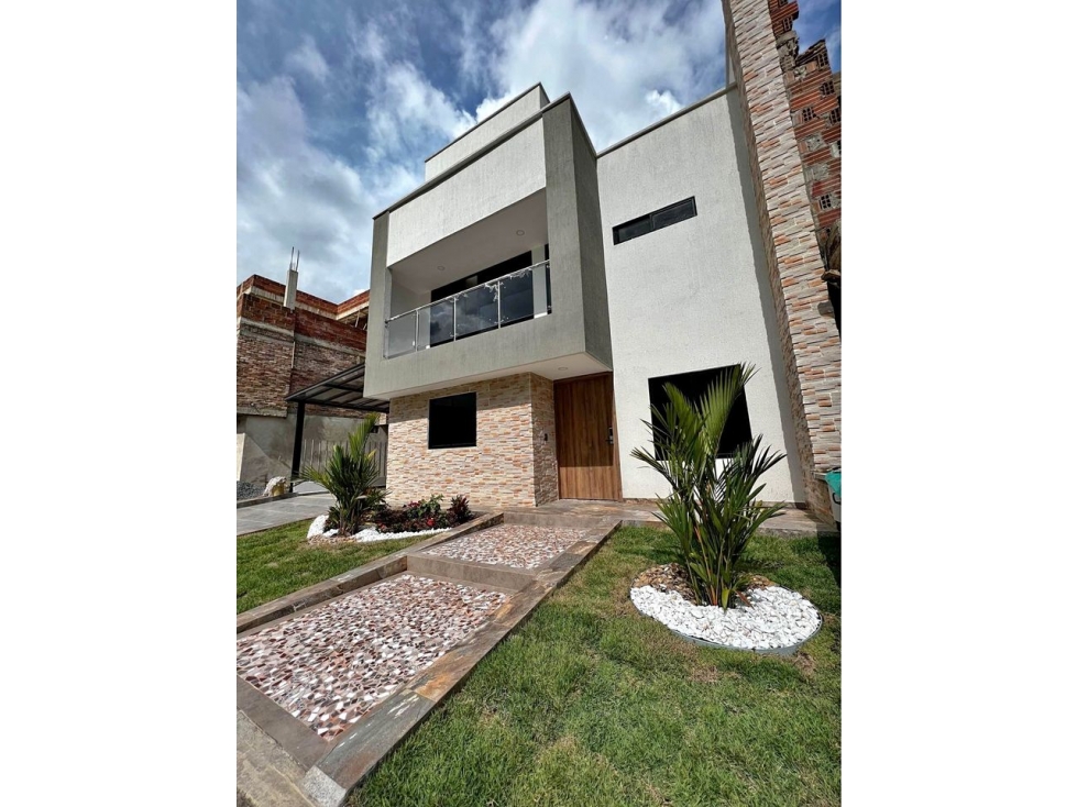 Venta Casa Condominio en Las Mercedes, Jamundí 310.