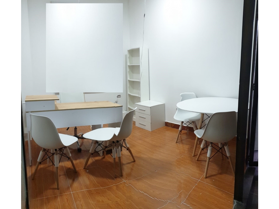 SE VENDE O SE ALQUILA LOCAL EN CENTRO COMERCIAL