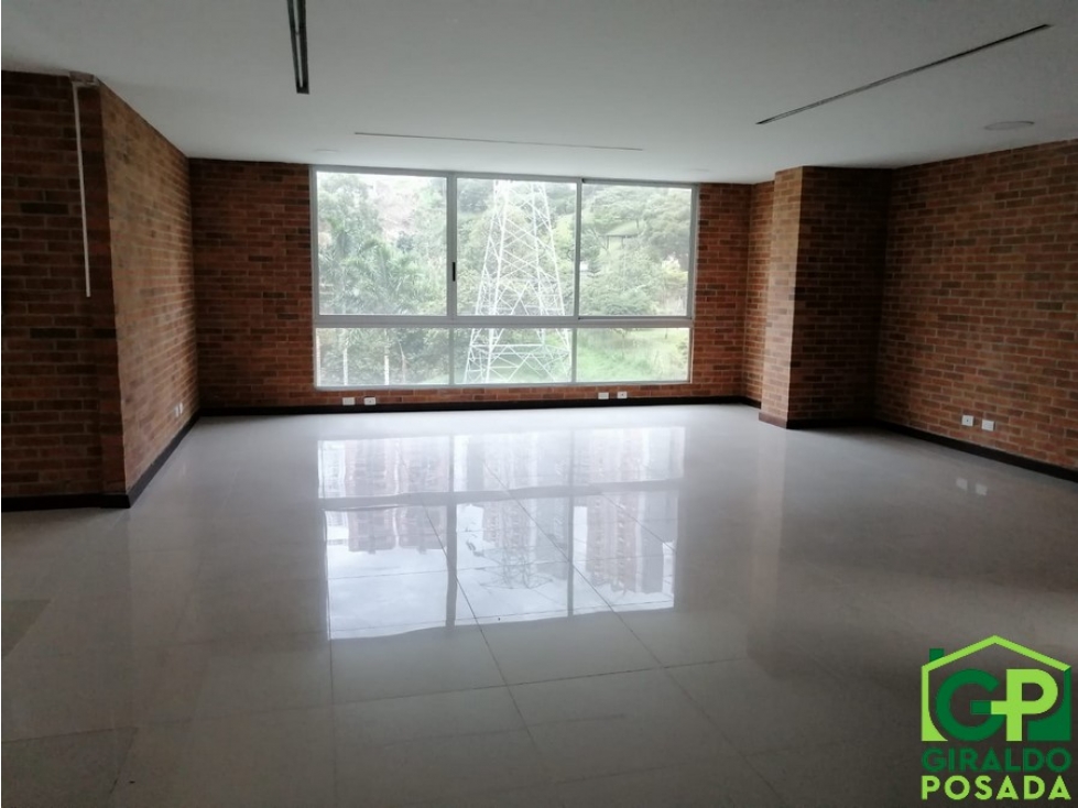 ARRIENDO OFICINA   EN EL POBLADO -SAN JULIAN