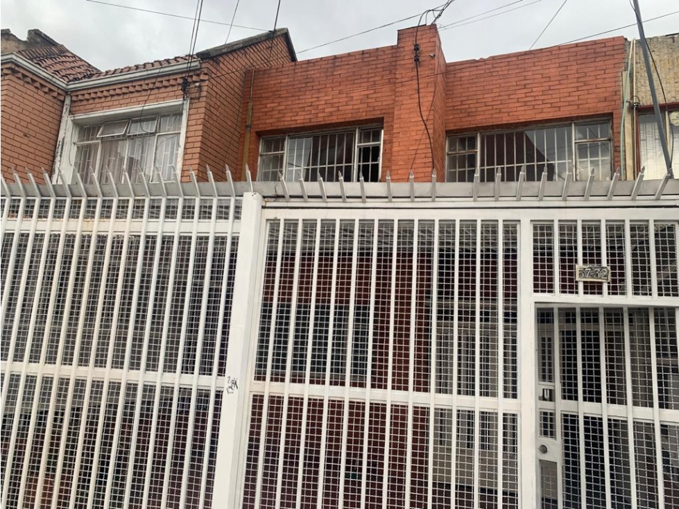 VENDO CASA COMERCIAL EN GALERIAS