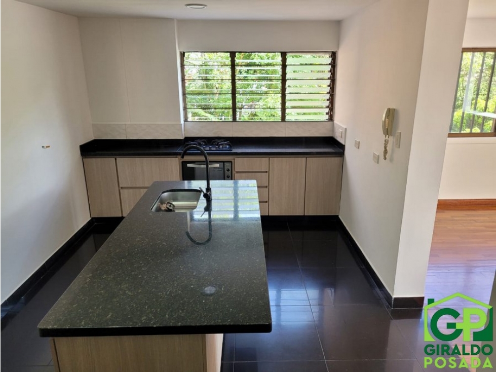 ARRIENDO APARTAMENTO   EN EL POBLADO - LAS LOMAS