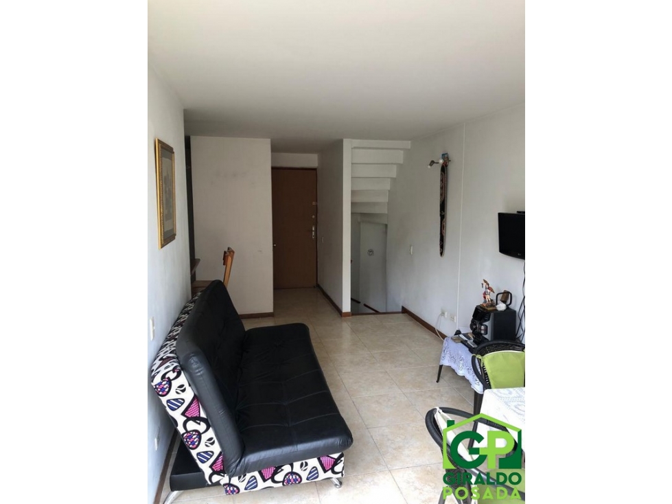 VENDO   APARTAMENTO DUPLEX   EN EL POBLADO- CASTROPOL