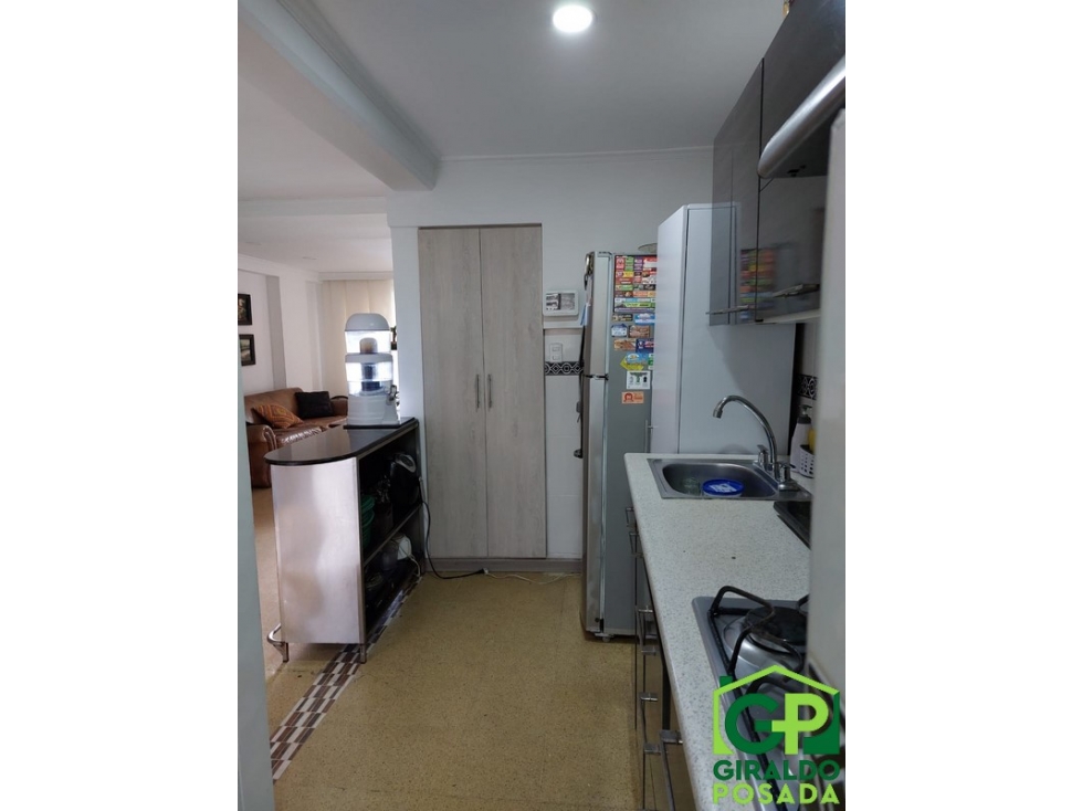 VENDO  APARTAMENTO EN EL POBLADO - SAN LUCAS