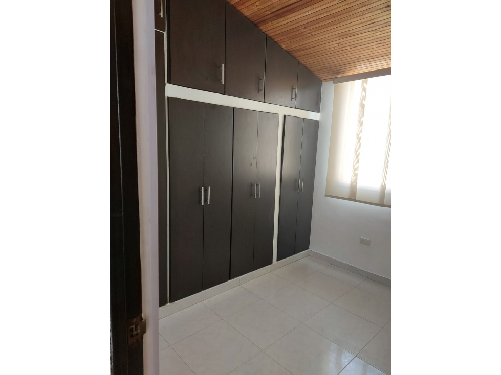 APARTAMENTO EN LA SELVA - PRIMERO DE MAYO, CALI, TERCER PISO VENTA