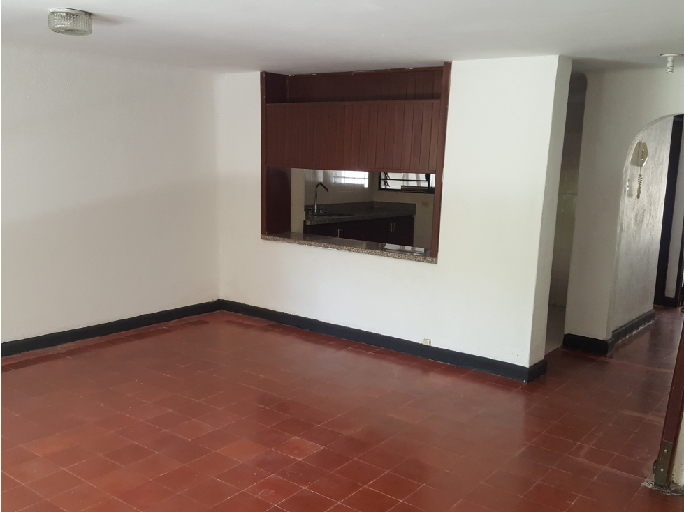 VENTA CASA DE DOS PISOS EN CONJUNTO CERRADO SECTOR RODADERO SUR