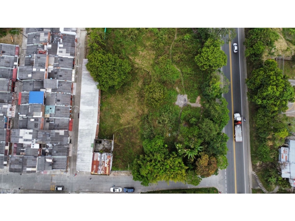 SE VENDE LOTE ESQUINERO URBANO CALARCA 4482