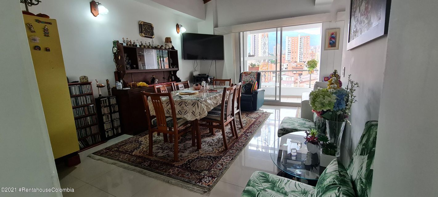 Apartamento en  Primavera(Envigado) CO: 22-644